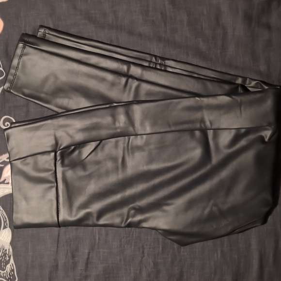 NWT LEATHER LEGGINGS - Picture 1 of 3